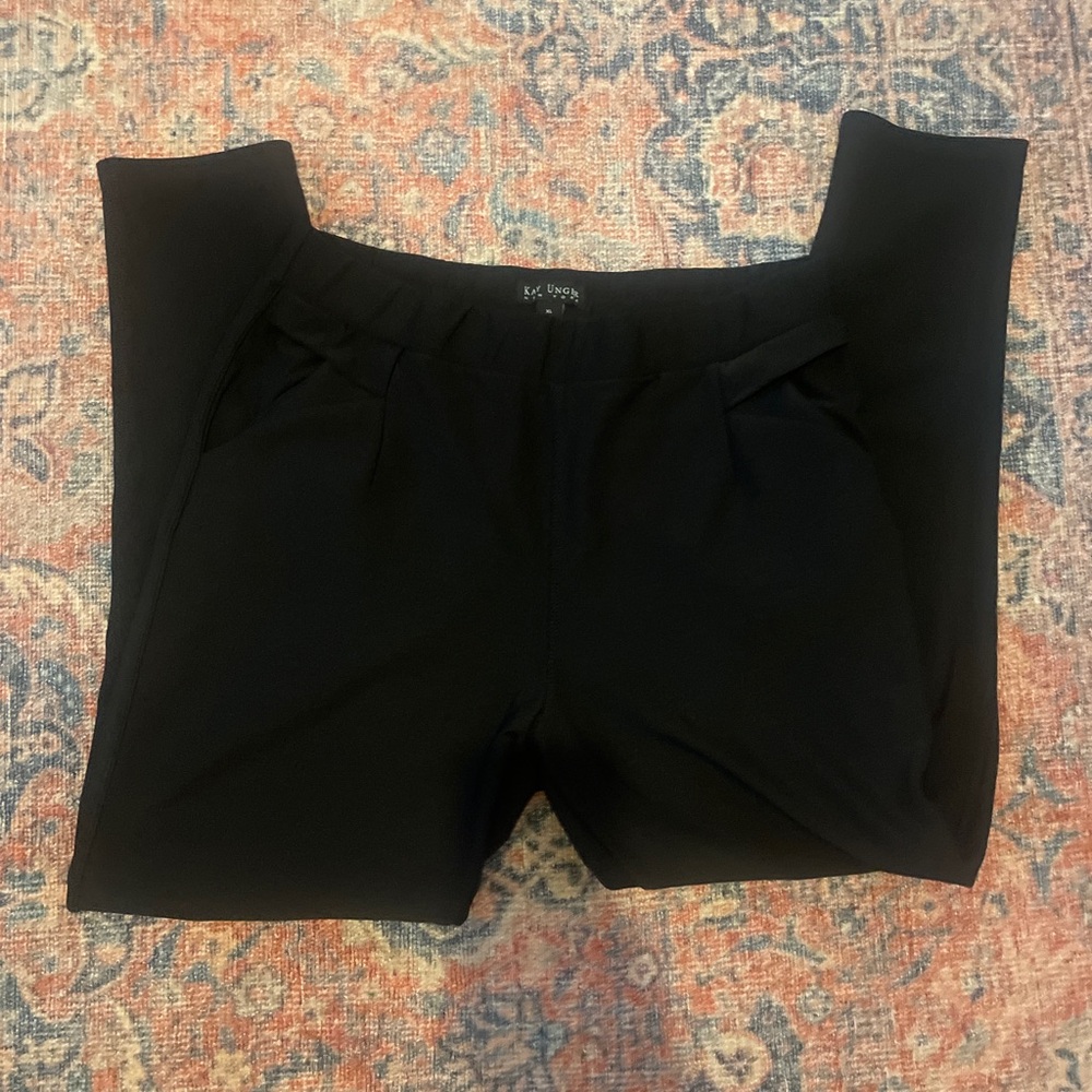 Kay Unger NWOT slim pull up pants